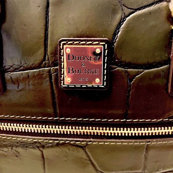 Dooney and Bourke leather bag alligator pattern new. - Picture 2 of 8